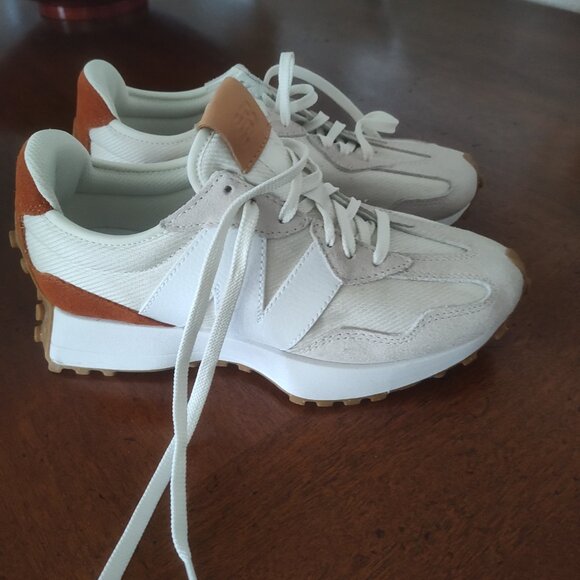 New Balance 327 Womens Sneakers - Picture 3 of 4